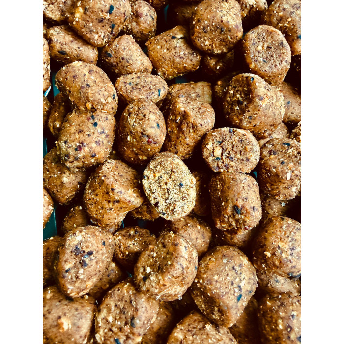 Kulki proteinowe "Oval pellet" M Power Squid 1 kg 18 mm