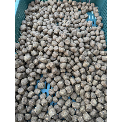 Kulki proteinowe "Oval pellet" B Power Fish 10 kg 18 mm